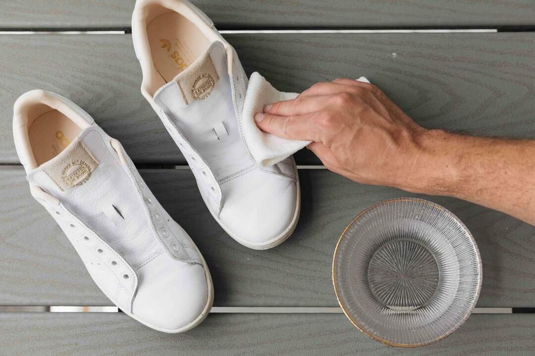 Kuidas puhastada valgeid kingi?