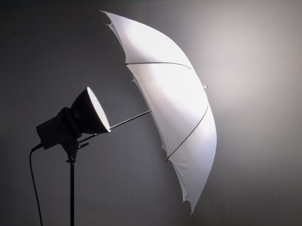 Foto vihmavari aitab teie videotele luua pehmet ja meelitavat valgust.