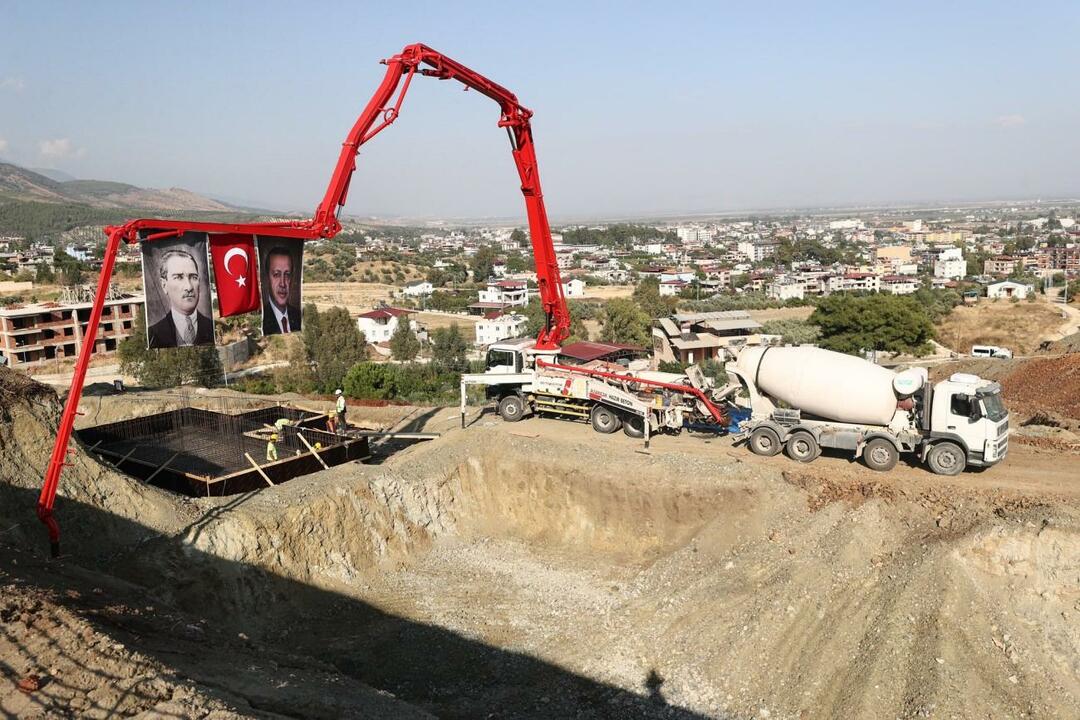 Esimene leedi Erdoğan kuulutas välja lastekodud! "Meie laste tuleviku nimel, kes on Türgi lootus"