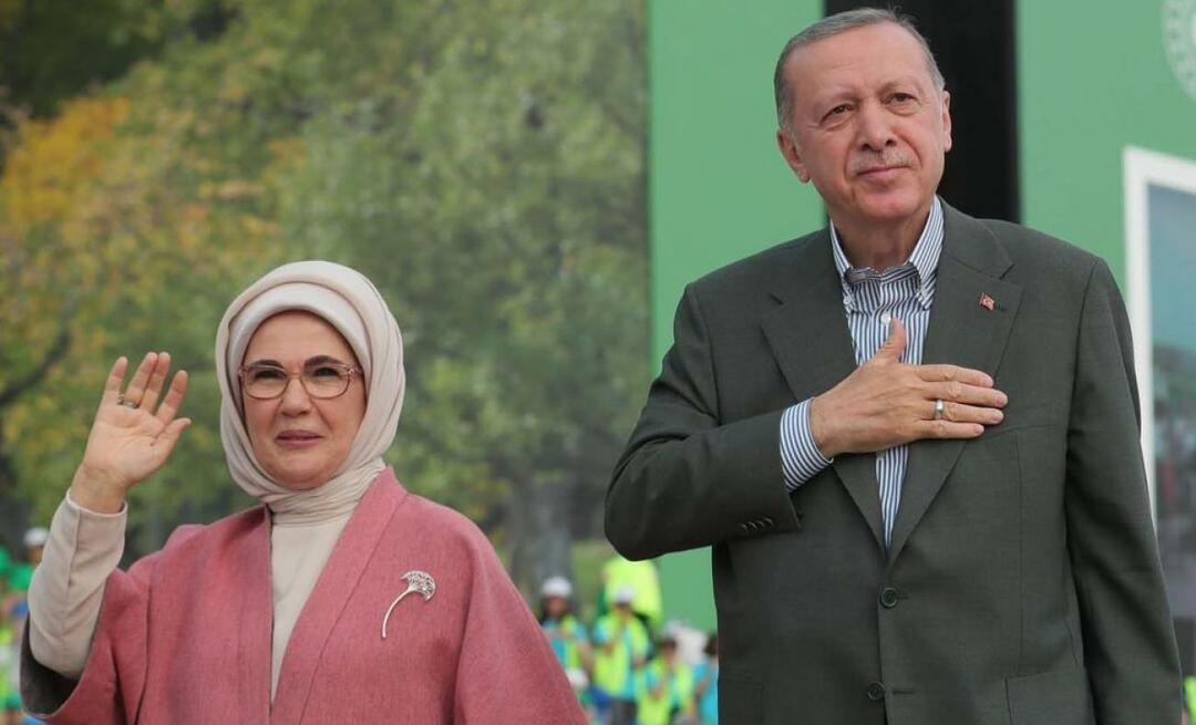 Emine Erdoğan tänas İzmiri Ayaskent İrfan Kırdari keskkooli