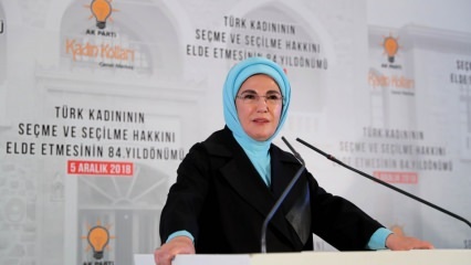 Esimene leedi Erdoğan osales naiste õiguste päeval