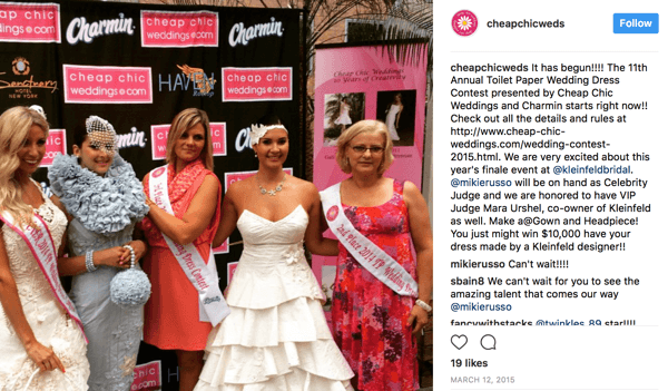 Charmin on üks iga-aastase sotsiaalse võistluse sponsoreid, kus kliendid teevad tualettpaberist pulmakleidid. 2015. aasta konkursil pääses auhinnale ka Kleinfeld Bridal, kelle auhinnaks oli võitjale eritellimusel valmistatud kleit.