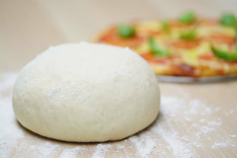 Kuidas pitsataigen valmib? Originaalse pitsa taina valmistamise nipp