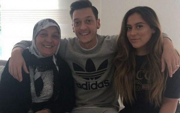 Nii kirjeldas Mesut Özil oma vaesusaastaid