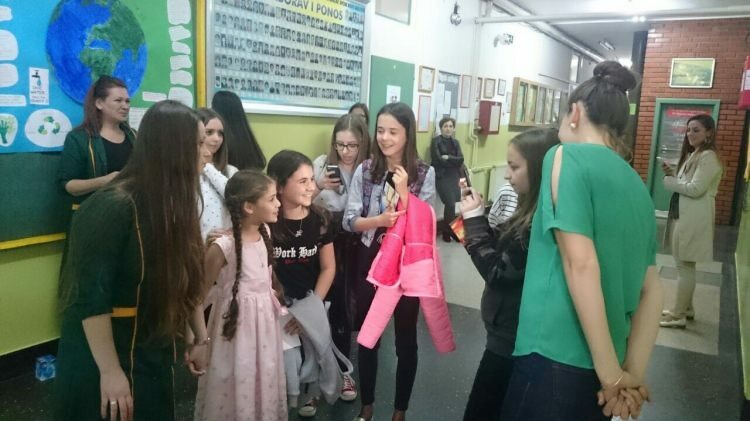Bosnia lapsed kohtuvad Elifiga