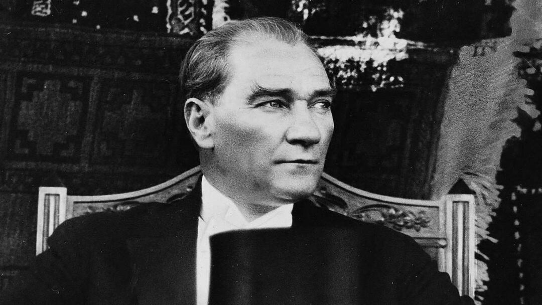 Mustafa Kemal Atatürki mustad ja valged ruudud