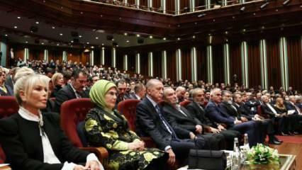 Emine Erdoğan õnnitles presidendi kultuuri- ja kunstipreemia saanud kunstnikke