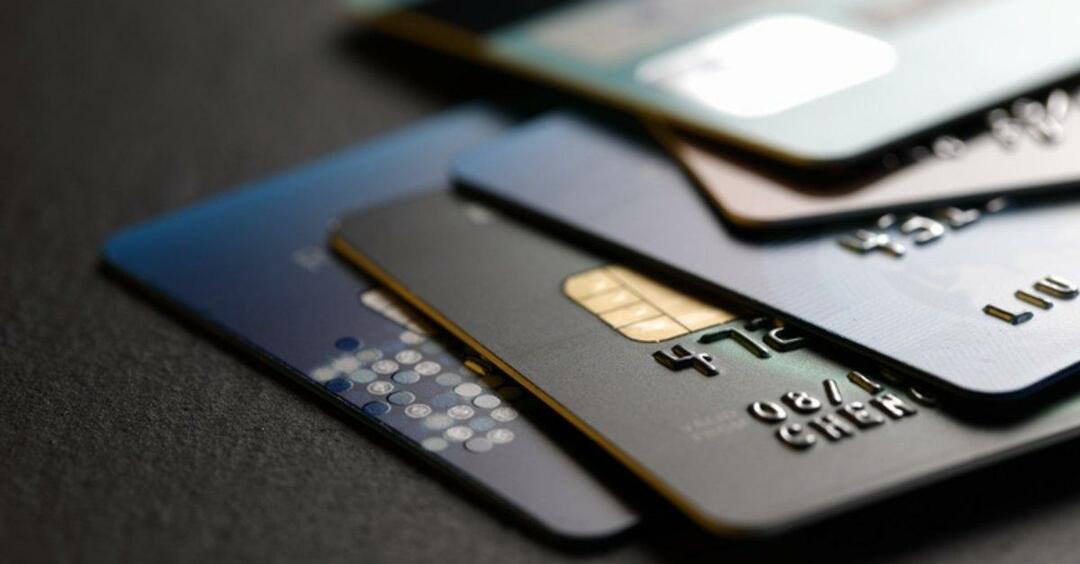 Uus ajastu krediitkaardi kasutajatele! Kuidas saada krediitkaarditasu tagasi?