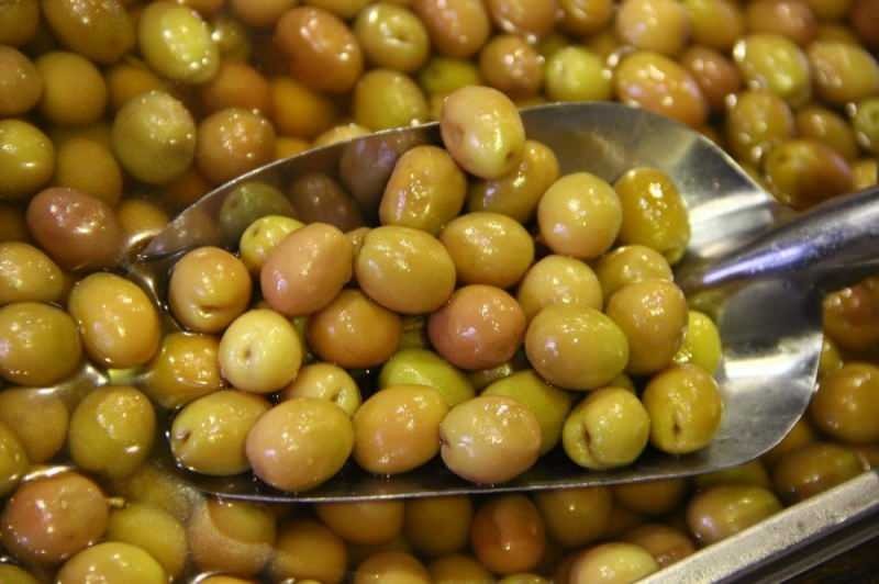 Soolatud roheliste oliivide asemel tuleks tarbida vähem soolaseid rohelisi oliive